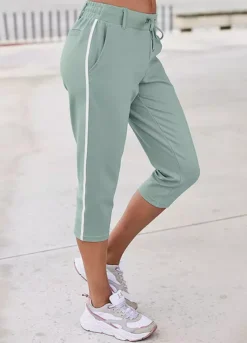 Bench Side Stripe Capri Pants