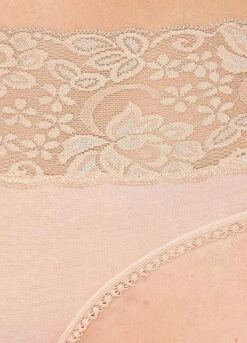 Vivance Pack Of 3 Lace Trim Briefs -Beachwear Shore Vivance Pack of 3 Lace Trim Briefs685172FRSP W03